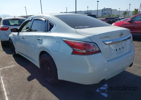 2015 Nissan Altima 2.5 S z USA, uszkodzony, nr VIN 1N4AL3AP7FN315095
